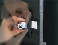 サムターン回し防止対策