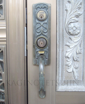 アルファ装飾錠