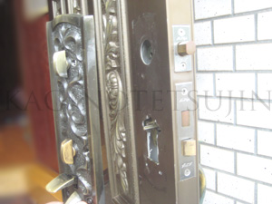 下側のALPHAシリンダーの交換・取替え3