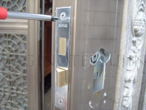 ALPHA装飾錠の取付1