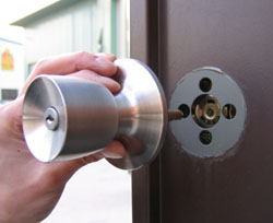 ドアノブの取り外し